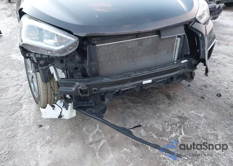 2017 Hyundai Santa Fe Se z USA, uszkodzony, nr VIN KM8SMDHF2HU165724